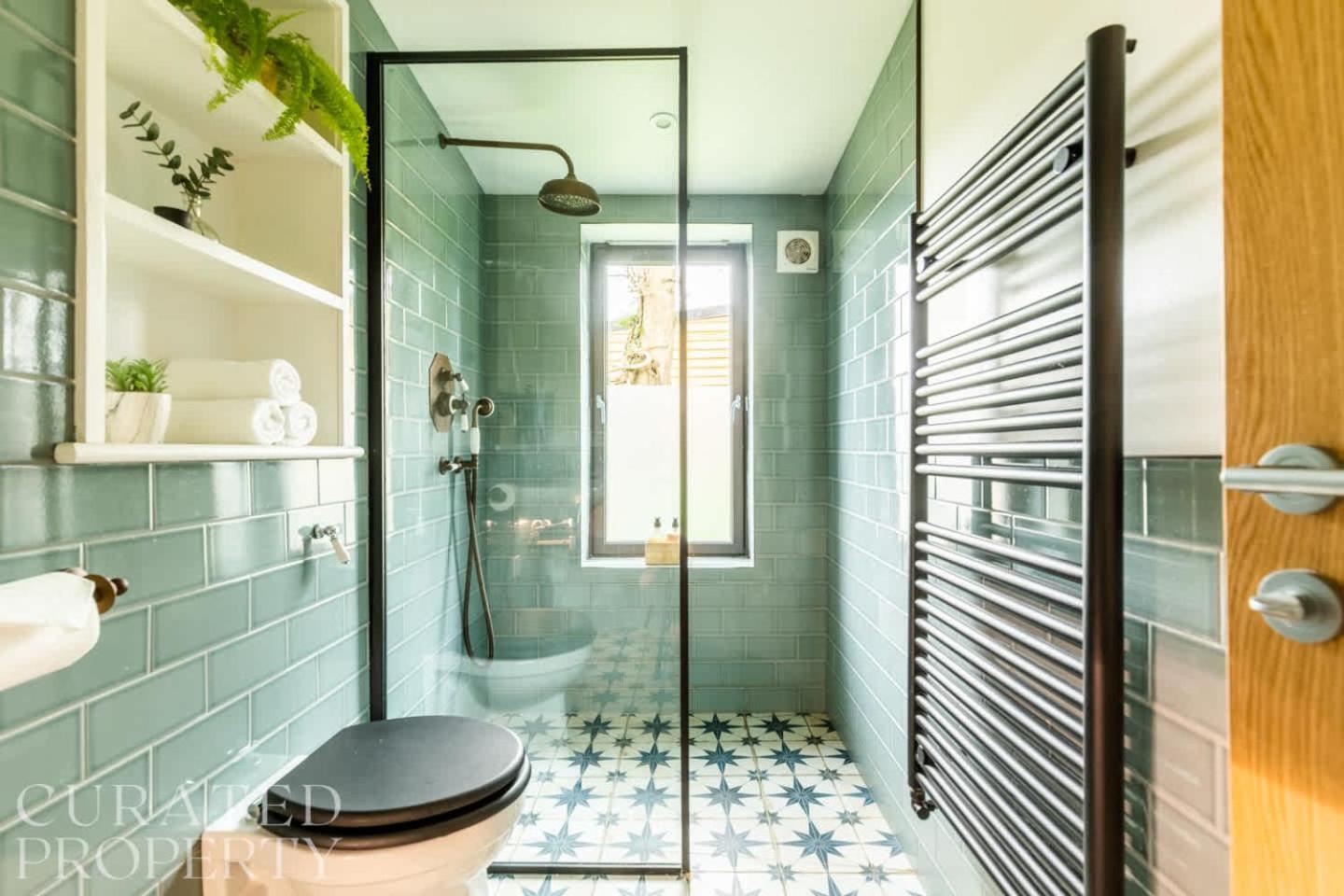 Stunning 5 Bedroom New Build With Amazing Views! บาธ ภายนอก รูปภาพ